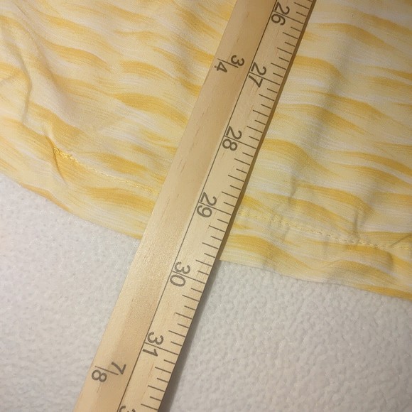 Halekulani Hawaiian Aloha Short Sleeve Camp Shirt Size Medium Yellow Rayon - Picture 6 of 6